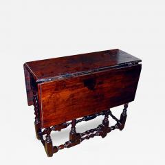 A Fine 18th Century Jacobean Walnut Drop Leaf Side Table - 3281597