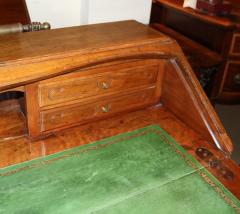 A Fine 19th Century English Mahogany Linen Press - 3268258