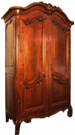 A Fine French Louis XV period Walnut Bordelais Armoire - 2620236