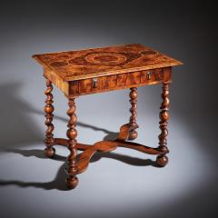 A Fine and Rare 17th Century Olive Oyster Table Circa 1680 1700  - 3873473