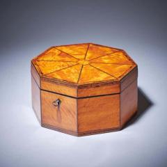 A Fine and Rare George III Octagonal Figured Satinwood Box C 1790 - 3270612