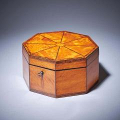 A Fine and Rare George III Octagonal Figured Satinwood Box C 1790 - 3447707