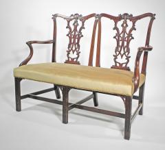 A GEORGE II MAHOGANY SETTEE BY GILLOWS - 3562979