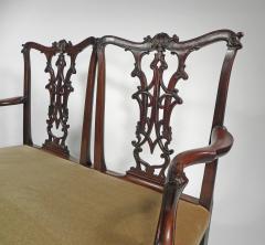 A GEORGE II MAHOGANY SETTEE BY GILLOWS - 3562980