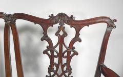 A GEORGE II MAHOGANY SETTEE BY GILLOWS - 3562982