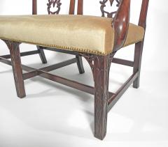 A GEORGE II MAHOGANY SETTEE BY GILLOWS - 3562984