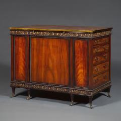 A GEORGE III MAHOGANY AND SATIN BIRCH COMMODE - 3647124