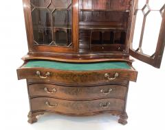 A GEORGE III MAHOGANY SECRETAIRE BOOKCASE - 3558393