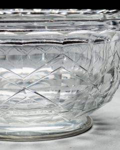 A GEORGIAN FLAT CUT SERVING BOWL - 4340937