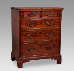 A George III Bachelors Chest of Diminutive Proportions - 826156