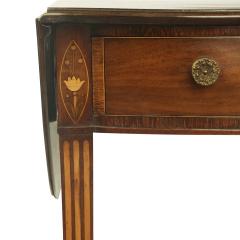 A George III mahogany Pembroke table - 3568152