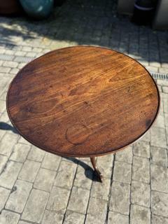 A George III period Mahogany tripod table  - 3788379