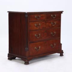 A Georgian mahogany chest of drawers with brass pulls 19th C - 2317680