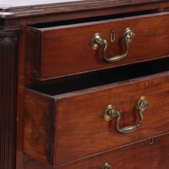A Georgian mahogany chest of drawers with brass pulls 19th C - 2317682