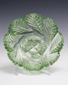 A HIGHLY UNUSUAL SUITE OF GREEN FEATHER CUT WILLIAM IV BOWLS - 3792920