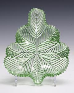 A HIGHLY UNUSUAL SUITE OF GREEN FEATHER CUT WILLIAM IV BOWLS - 3792921