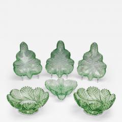 A HIGHLY UNUSUAL SUITE OF GREEN FEATHER CUT WILLIAM IV BOWLS - 3796629