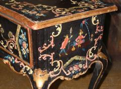 A Highly Rare 18th Century Venetian Rococo Cassettone Piccolo Lowboy  - 3215496