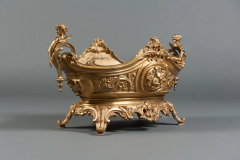 A LARGE FRENCH ROCOCO GILT BRONZE FIGURAL CENTERPIECE - 3538021