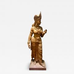 A LIFE SIZE CARVED WOOD SCULPTURE OF THE HINDU GODDESS PARVATI - 3570222