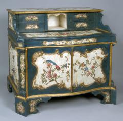 A Lacquered and Gilded Wood Cabinet and Desk - 114435