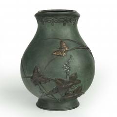 A Meiji period patinated bronze vase by Kiryu Kosho Kaisha - 3118695