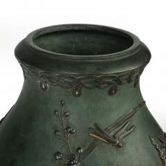 A Meiji period patinated bronze vase by Kiryu Kosho Kaisha - 3118696