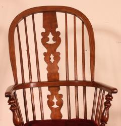 A Near Pair Of English Windsor Armchairs From The 19th Century - 2146875