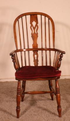 A Near Pair Of English Windsor Armchairs From The 19th Century - 2146877