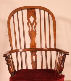 A Near Pair Of English Windsor Armchairs From The 19th Century - 2146878