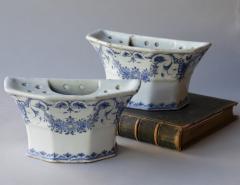 A PAIR OF 18TH CENTURY FAIENCE BOUQUETI RE OR FLOWER VASES - 4598558