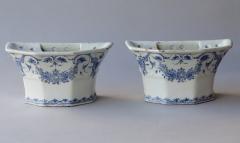 A PAIR OF 18TH CENTURY FAIENCE BOUQUETI RE OR FLOWER VASES - 4598562