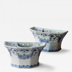 A PAIR OF 18TH CENTURY FAIENCE BOUQUETI RE OR FLOWER VASES - 4603342