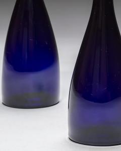 A PAIR OF BRISTOL BLUE SPIRIT DECANTERS - 4217771