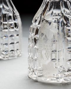 A PAIR OF CUT AND ENGRAVED VICTORIAN DECANTERS - 3787945