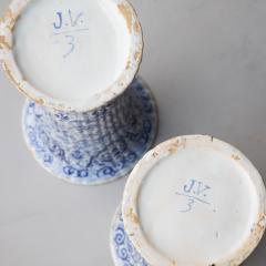 A PAIR OF DUTCH DELFT BLUE AND WHITE BEAKER VASES Circa 1760 - 698311