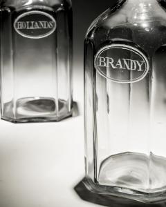 A PAIR OF ENGRAVED SQUARE SPIRIT BOTTLES - 3790936
