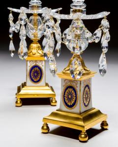 A PAIR OF GEORGE III ORMOLU MOUNTED PORCELAIN CUT GLASS CANDLESTICKS - 4347002