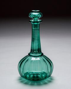 A PAIR OF GREEN SHAFT GLOBE DECANTERS - 4580812