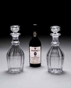 A PAIR OF SLICE CUT WILLIAM IV CLUB DECANTERS - 4513184