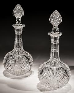 A PAIR OF VICTORIAN DECANTERS CUT WITH TULIP PETALS CROSS OVER DIAMONDS - 3795407