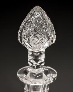 A PAIR OF VICTORIAN DECANTERS CUT WITH TULIP PETALS CROSS OVER DIAMONDS - 3795410