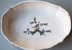 A POLYCHROME 18TH CENTURY FAIENCE BASSIN - 3810474