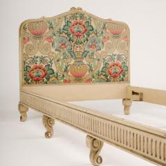 A Painted French Louis XV style day bed circa 1920 - 1886118