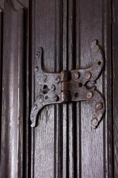 A Pair of 16th c Carved Tudor Doors - 4544701