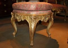 A Pair of 18th Century Italian Louis XV Giltwood Tabourets - 3554914