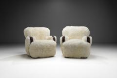 A Pair of European Armchairs in White Sheepskin Europe 20th Century - 3949281