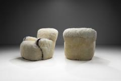 A Pair of European Armchairs in White Sheepskin Europe 20th Century - 3949283