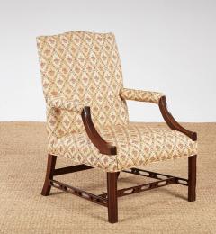 A Pair of Gainsborough Armchairs - 4218651