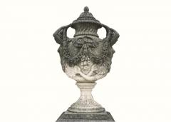 A Pair of Monumental Italian Limestone Vases 18th century style - 695086